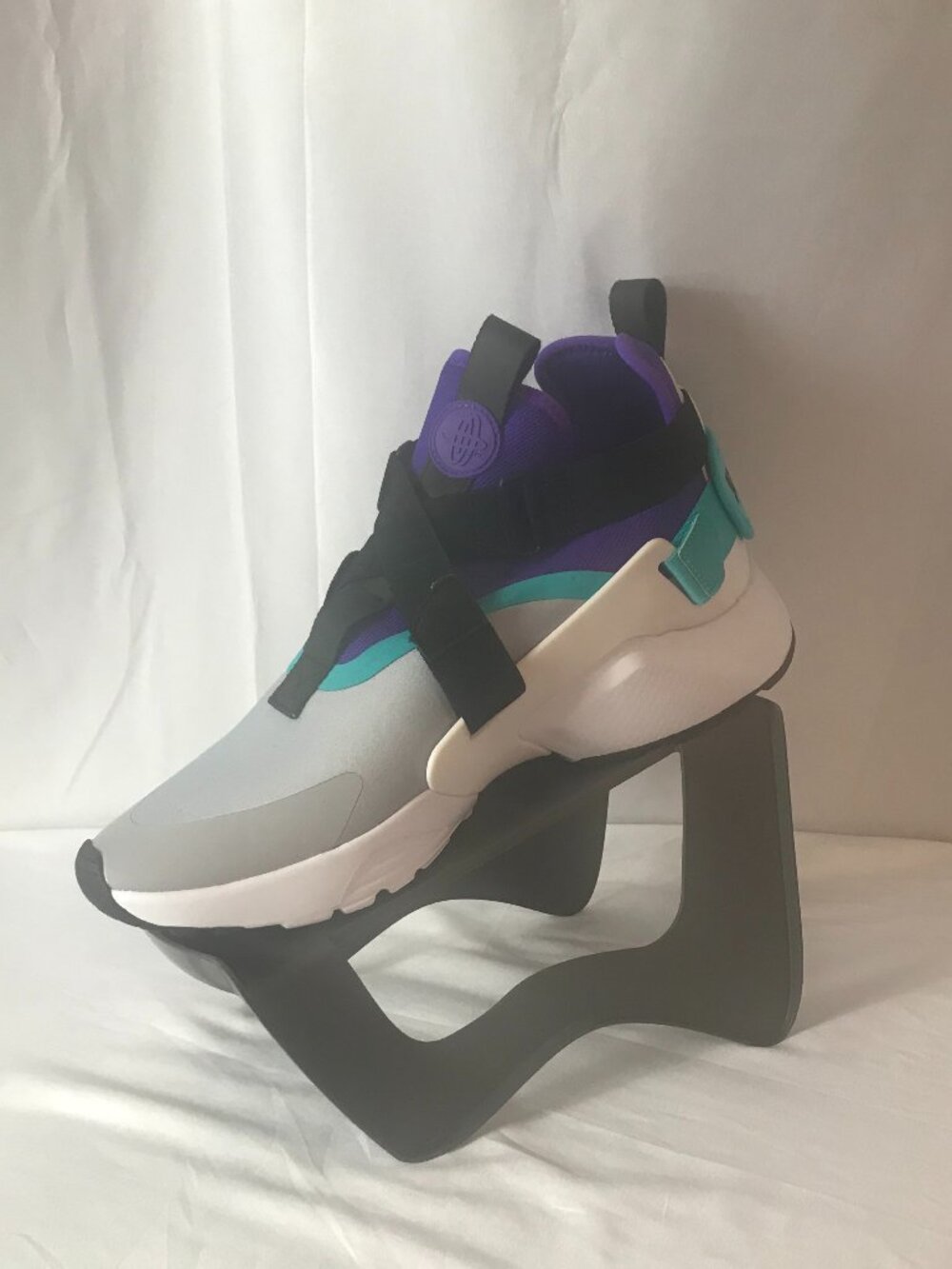 Nike AIR Huarache City Activewear Athletic Sport Cut Sneakers